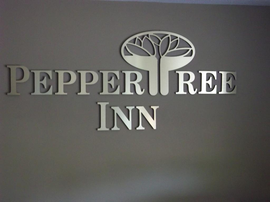 Pepper Tree Inn Beaverton Eksteriør bilde